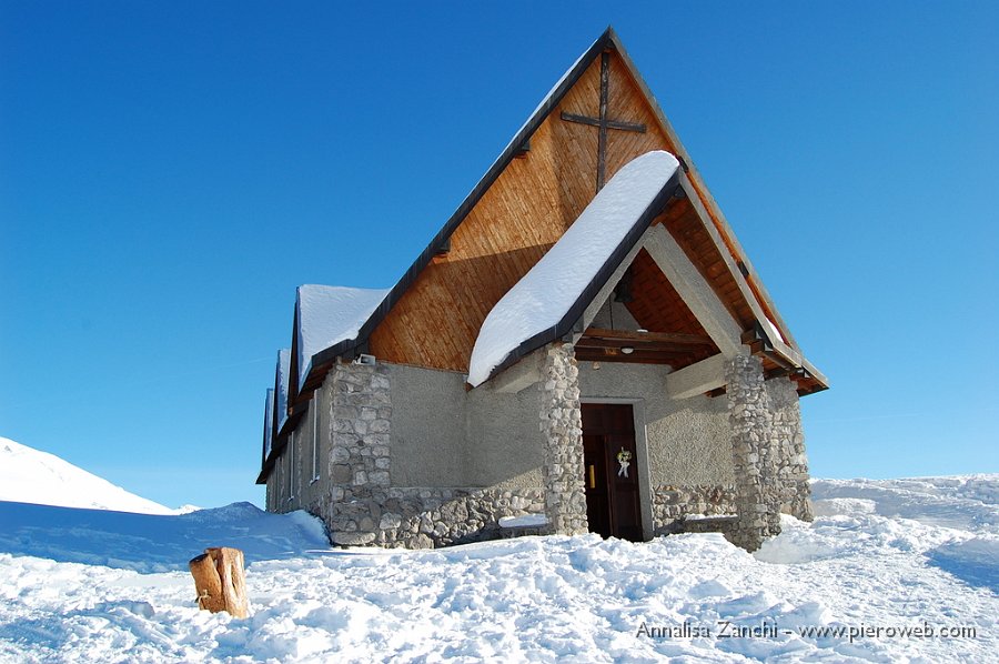 29 Chiesa ai piani di Artavaggio.JPG